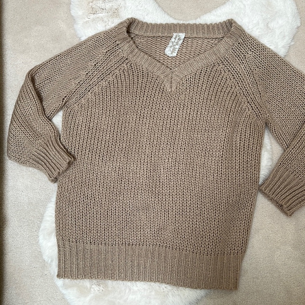 Sadie & Sage , small oversized, V neck pullover. Academia collegiate